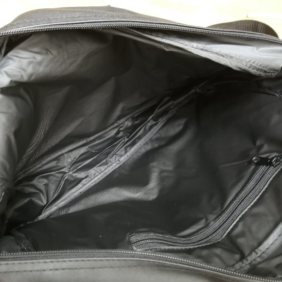 Johnnie Walker Messenger Bag - Picture 11 of 16